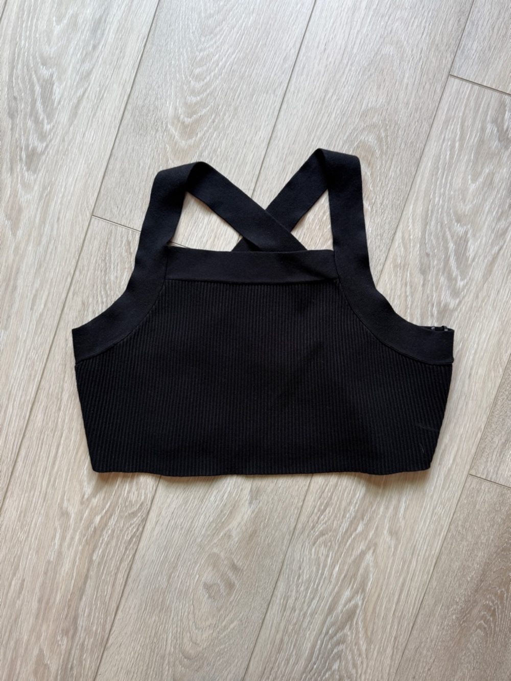 NWT HOUSE OF HARLOW Black Cross Back Crop Compression Knit Top XL
